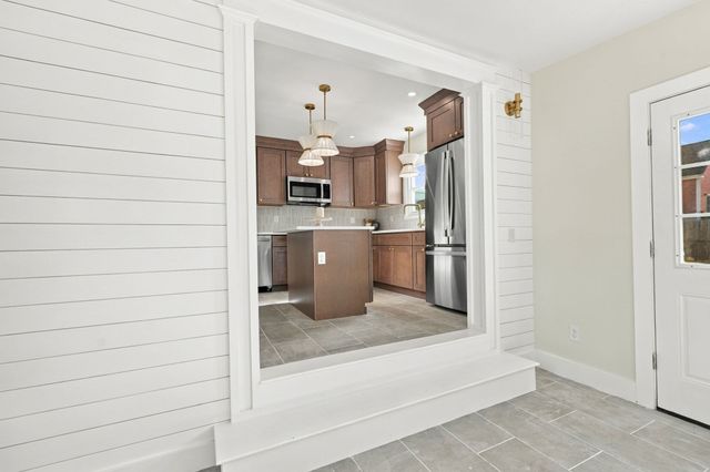 26 Gorham St, Dartmouth, MA 02748