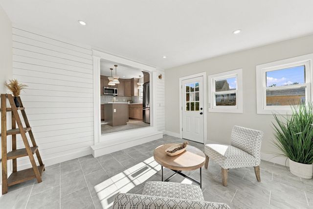 26 Gorham St, Dartmouth, MA 02748