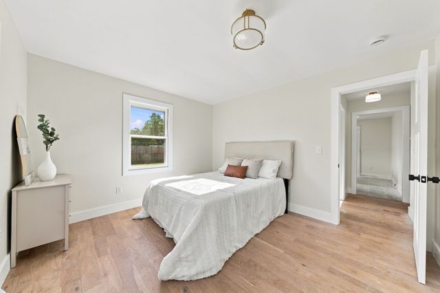 26 Gorham St, Dartmouth, MA 02748