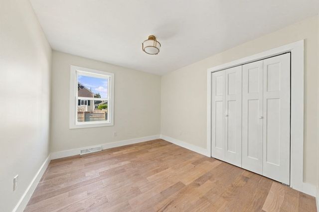 26 Gorham St, Dartmouth, MA 02748