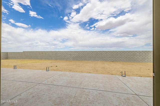 9688 Denhart Avenue, California City, CA 93505