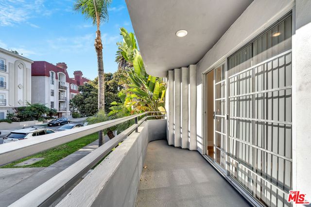 2050 S Bentley Avenue 204, Los Angeles, CA 90025