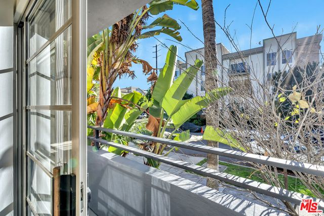 2050 S Bentley Avenue 204, Los Angeles, CA 90025