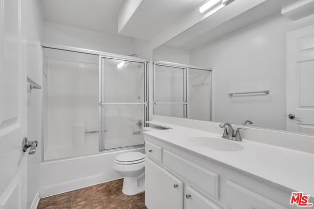 2050 S Bentley Avenue 204, Los Angeles, CA 90025