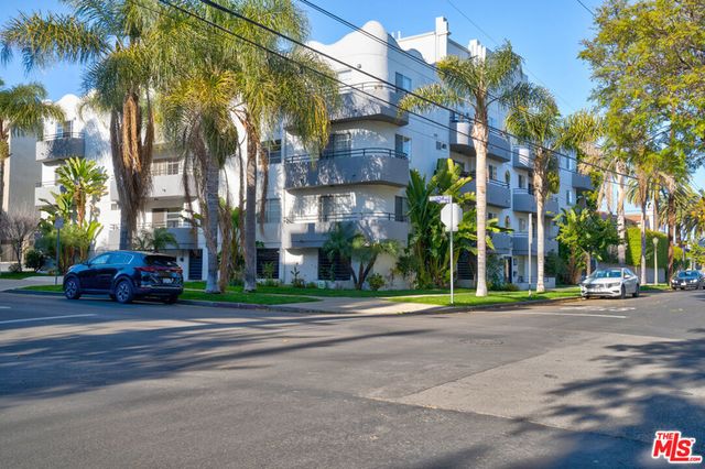 2050 S Bentley Avenue 204, Los Angeles, CA 90025