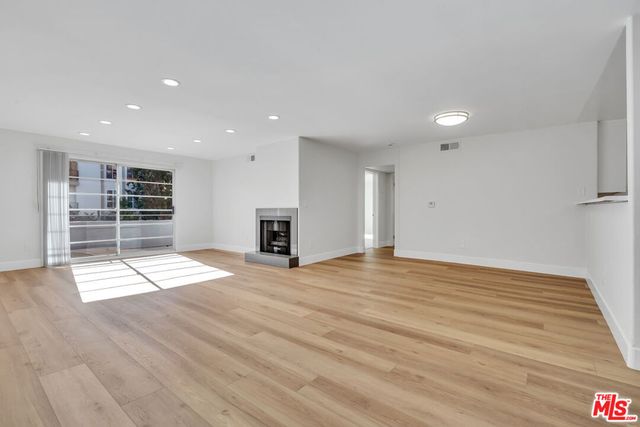 2050 S Bentley Avenue 204, Los Angeles, CA 90025