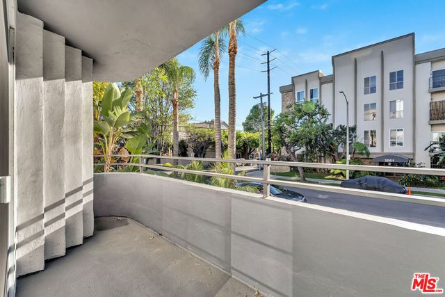 2050 S Bentley Avenue 204, Los Angeles, CA 90025