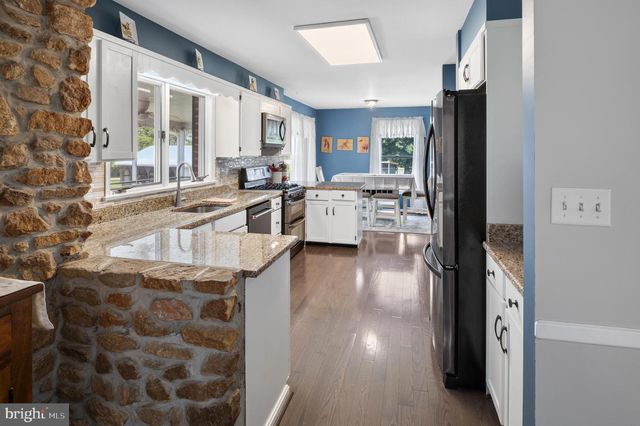 2996 HOBBS RD, Glenwood, MD 21738