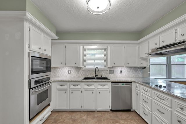 1351 Trailwood Village Drive, Kingwood, TX 77339