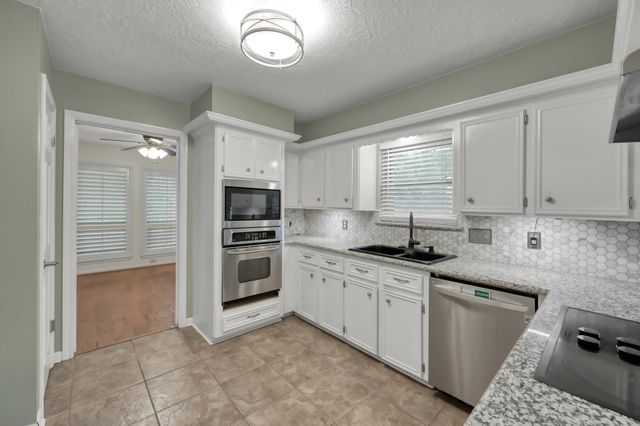 1351 Trailwood Village Drive, Kingwood, TX 77339