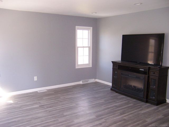 11172 Dunn Road, Riley Twp, MI 48091
