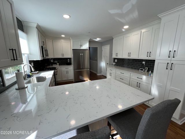 8 Abbey Lane, Ocean Twp, NJ 07712