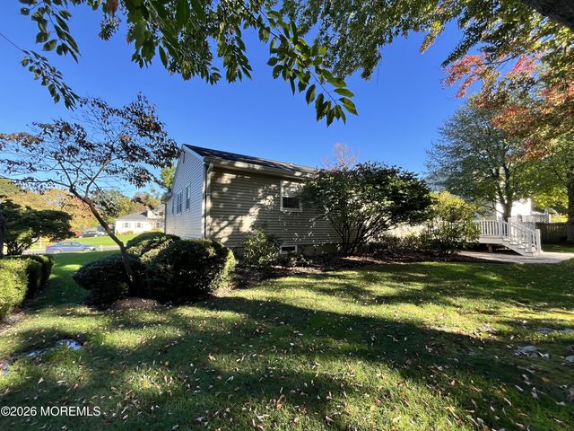 8 Abbey Lane, Ocean Twp, NJ 07712