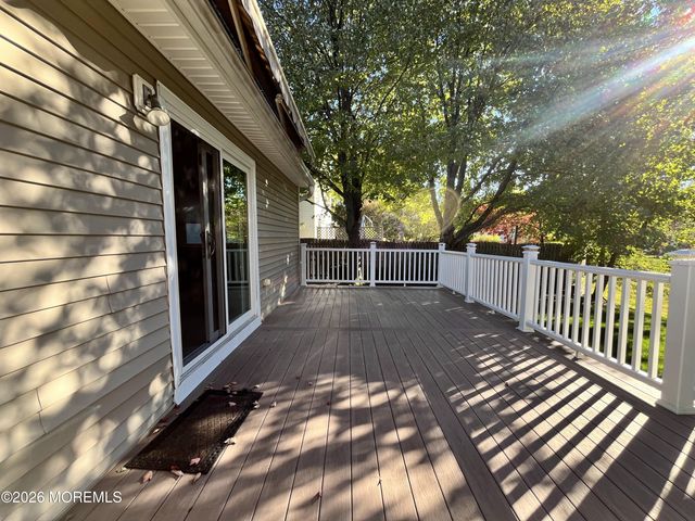 8 Abbey Lane, Ocean Twp, NJ 07712