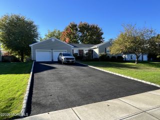 8 Abbey Lane, Ocean Twp, NJ 07712