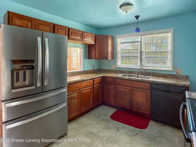 2801 Chatham Road, Lansing, MI 48910