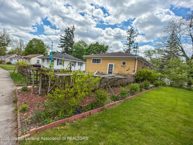 2801 Chatham Road, Lansing, MI 48910