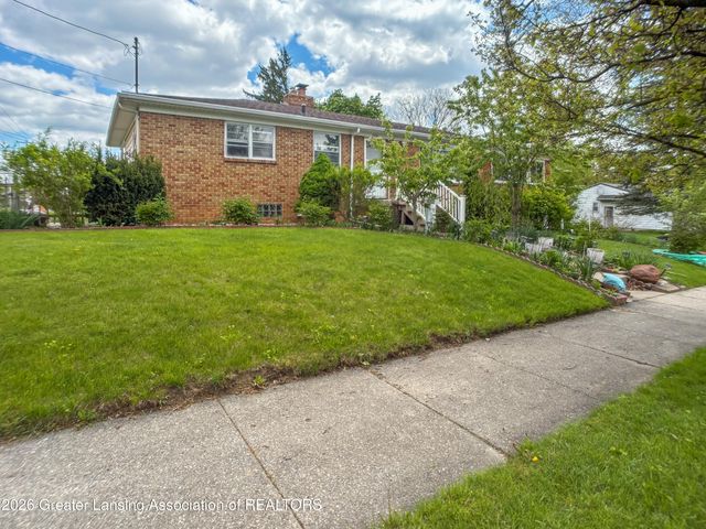 2801 Chatham Road, Lansing, MI 48910