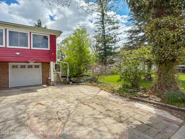 2801 Chatham Road, Lansing, MI 48910
