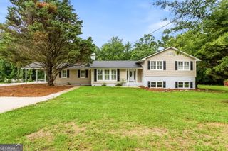 76 Willis Road, Molena, GA 30258