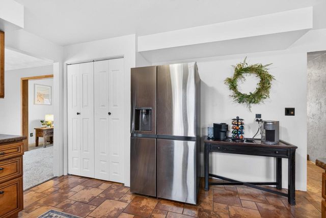 1017 N BAY RIDGE ROAD, Appleton, WI 54915