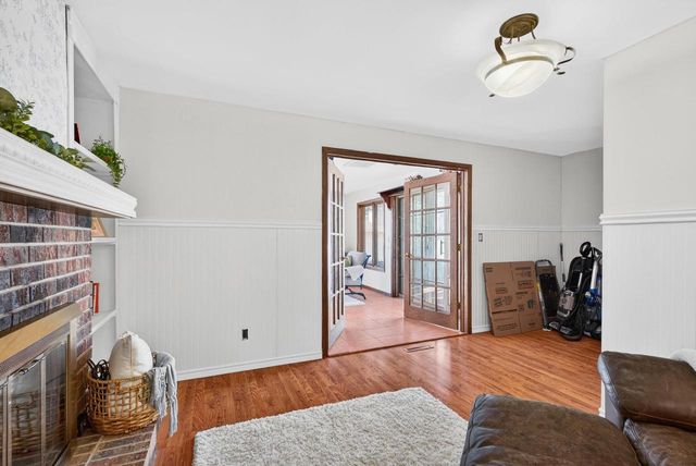 1017 N BAY RIDGE ROAD, Appleton, WI 54915