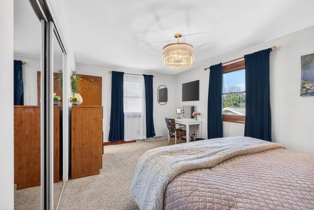 1017 N BAY RIDGE ROAD, Appleton, WI 54915