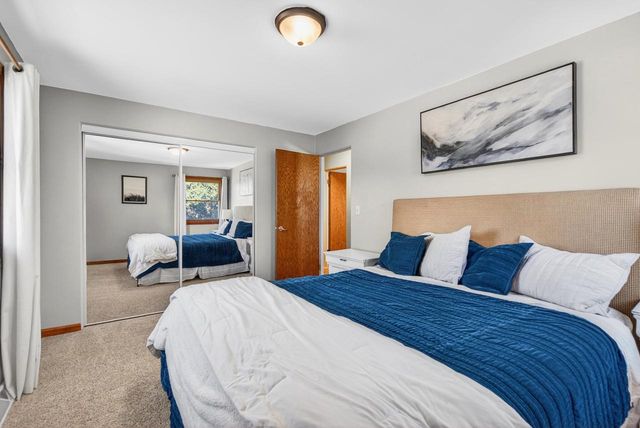 1017 N BAY RIDGE ROAD, Appleton, WI 54915