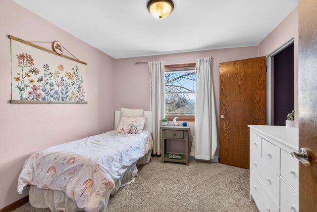 1017 N BAY RIDGE ROAD, Appleton, WI 54915