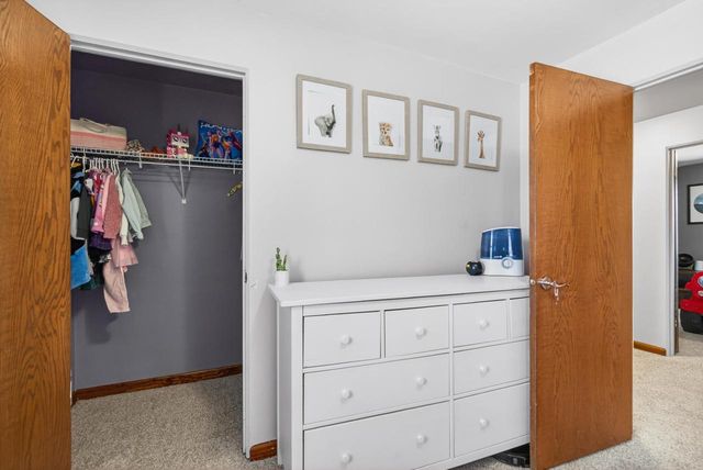 1017 N BAY RIDGE ROAD, Appleton, WI 54915