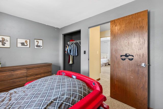 1017 N BAY RIDGE ROAD, Appleton, WI 54915