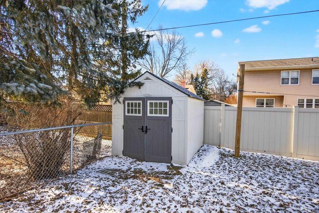 1017 N BAY RIDGE ROAD, Appleton, WI 54915