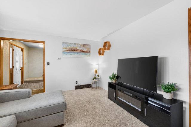 1017 N BAY RIDGE ROAD, Appleton, WI 54915