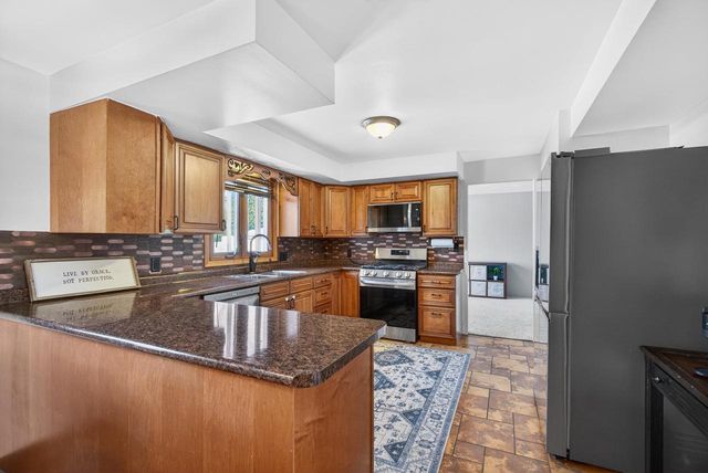 1017 N BAY RIDGE ROAD, Appleton, WI 54915