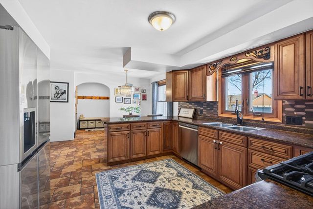 1017 N BAY RIDGE ROAD, Appleton, WI 54915