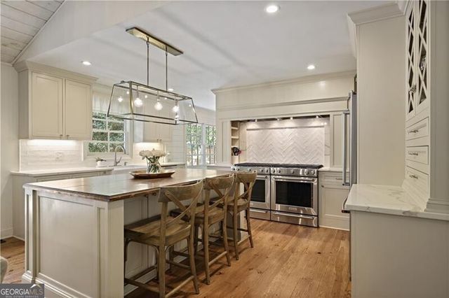 1566 Peachtree Battle Avenue NW, Atlanta, GA 30327