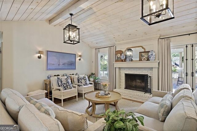 1566 Peachtree Battle Avenue NW, Atlanta, GA 30327