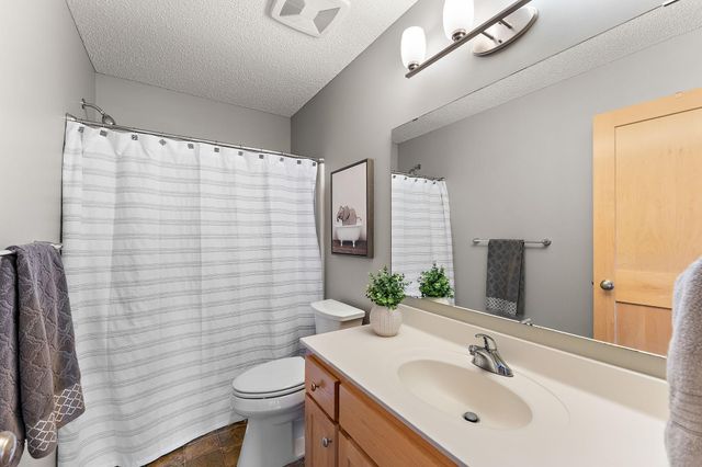 2880 Liberty Trail, Woodbury, MN 55129