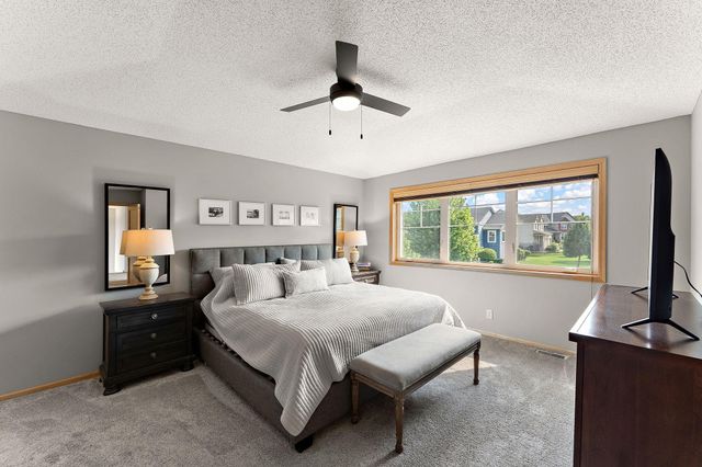 2880 Liberty Trail, Woodbury, MN 55129
