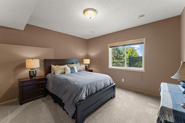 2880 Liberty Trail, Woodbury, MN 55129