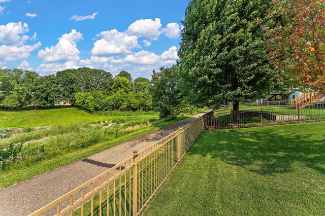 2880 Liberty Trail, Woodbury, MN 55129