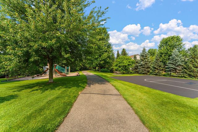 2880 Liberty Trail, Woodbury, MN 55129
