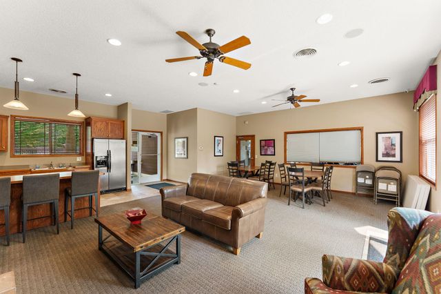 2880 Liberty Trail, Woodbury, MN 55129