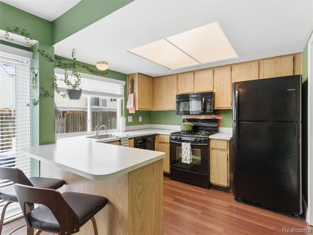 37516 Charter Oaks Boulevard, Clinton Township, MI 48036