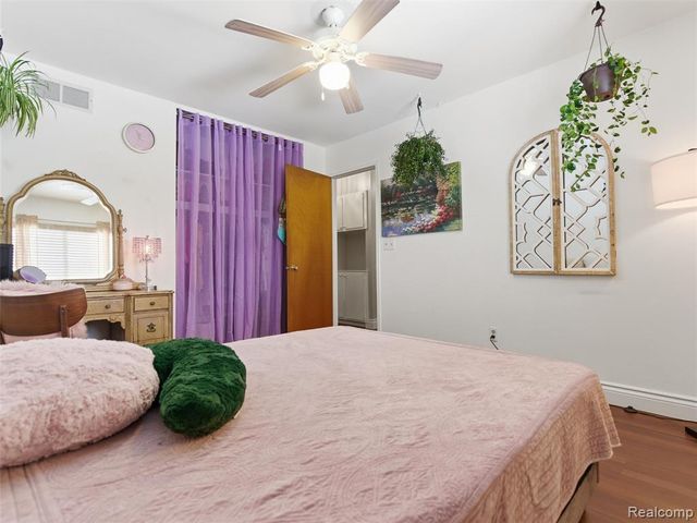 37516 Charter Oaks Boulevard, Clinton Township, MI 48036