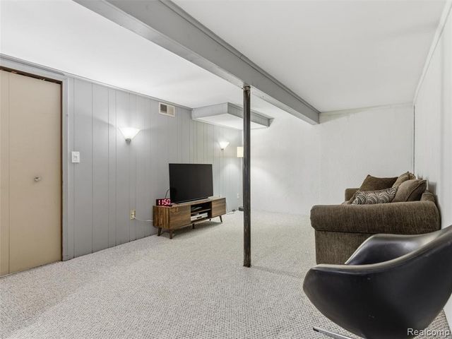 37516 Charter Oaks Boulevard, Clinton Township, MI 48036