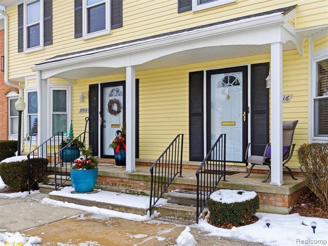 37516 Charter Oaks Boulevard, Clinton Township, MI 48036