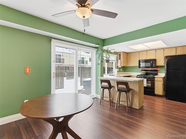 37516 Charter Oaks Boulevard, Clinton Township, MI 48036