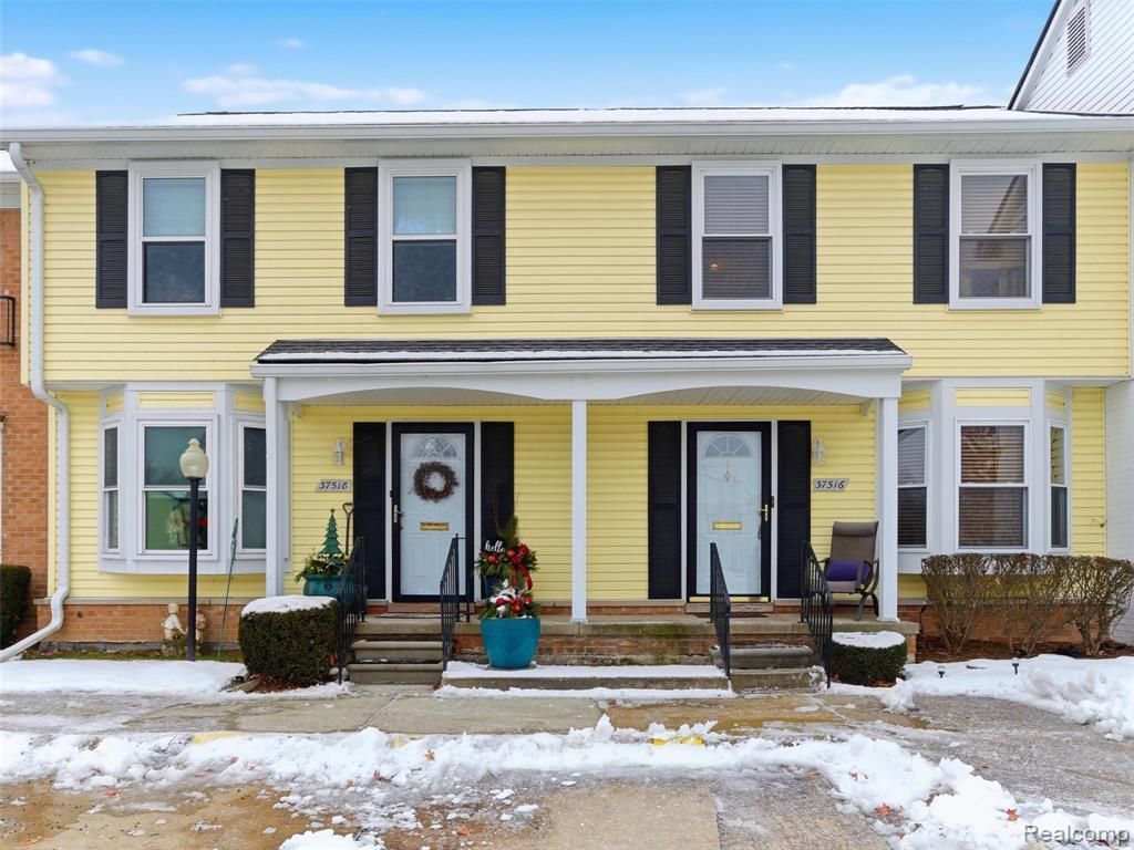 37516 Charter Oaks Boulevard, Clinton Township, MI 48036