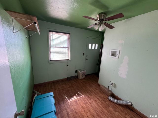 718 E LONDON Avenue, Peoria Heights, IL 61616